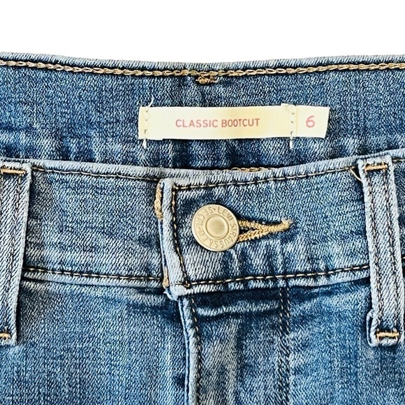 Levi Classic Bootcut Jeans. Blue Size 6 #1065 - Picture 2 of 6